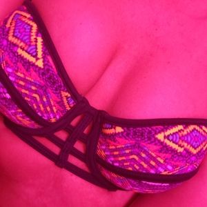 Molded cup bikini top